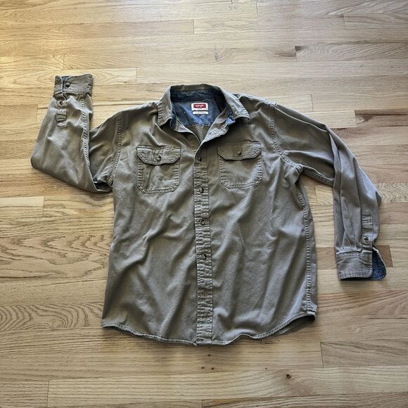 Wrangler Men's Long Sleeve Button Up Collared Shirt Front Button Pockets Medium - Picture 1 of 8